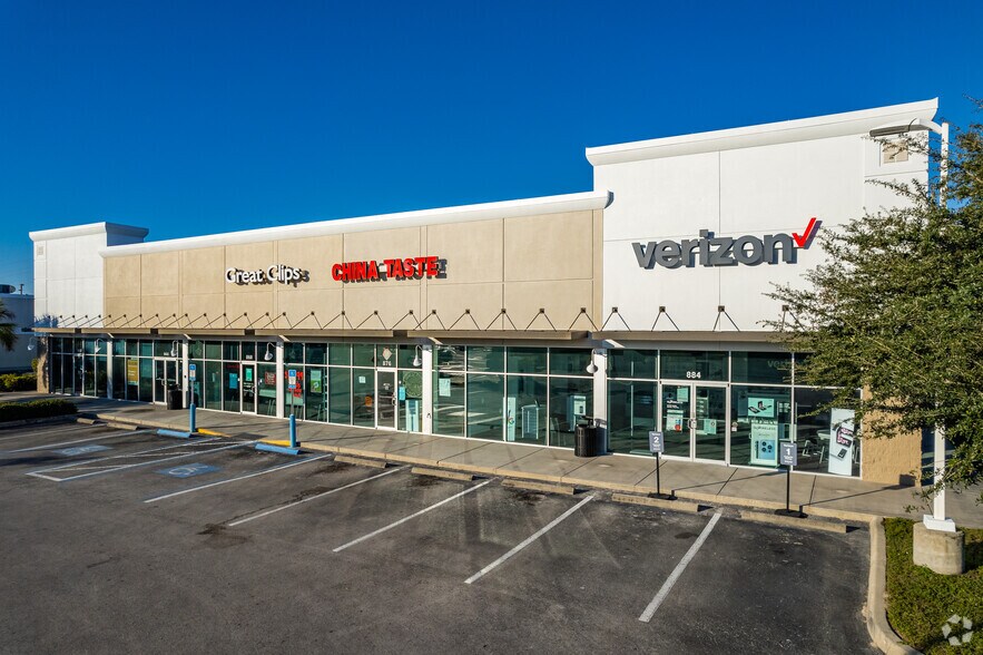 852-884 E Tarpon Ave, Tarpon Springs, FL à louer - Photo du bâtiment - Image 1 de 11