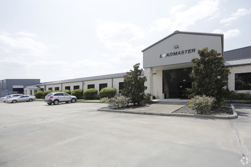 6935 Brittmoore Rd, Houston, TX à louer - Photo du bâtiment - Image 3 de 39