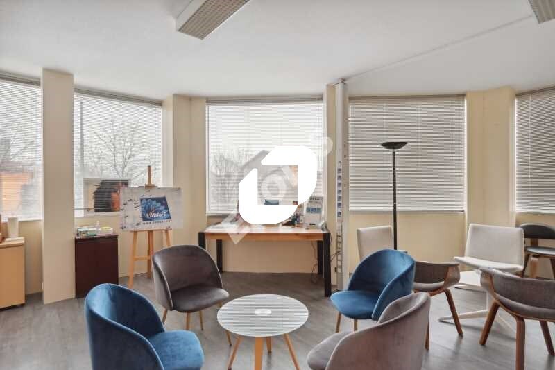 Office in Pantin for sale Building Photo- Image 1 of 13