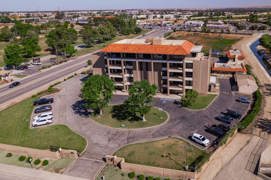 3200 21st St, Bakersfield, CA for sale - Building Photo - Image 3 of 15