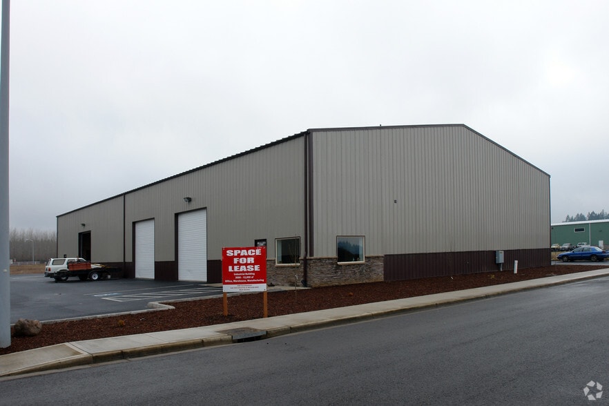 970 NW Park Ave, Estacada, OR for lease - Primary Photo - Image 1 of 9