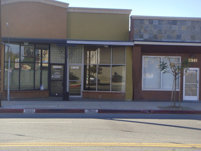 16830-16848 Saticoy St, Van Nuys, CA for lease - Building Photo - Image 3 of 8