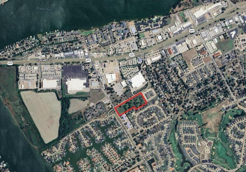 1301 Waters Edge Dr, Granbury, TX à vendre - Photo du bâtiment - Image 3 de 17