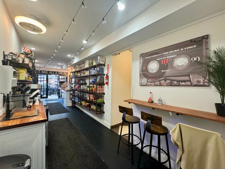 63 Whipple St, Brooklyn, NY à louer - Photo intérieure - Image 1 de 11