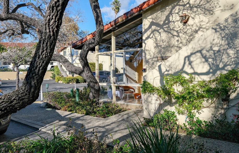 2780 State St, Santa Barbara, CA à vendre - Photo du bâtiment - Image 3 de 6