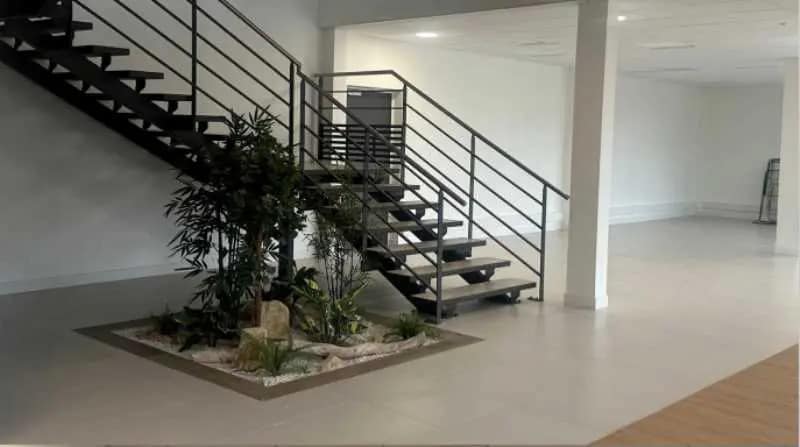 Office in Saint-Laurent-de-Mure for lease - Lobby - Image 3 of 10