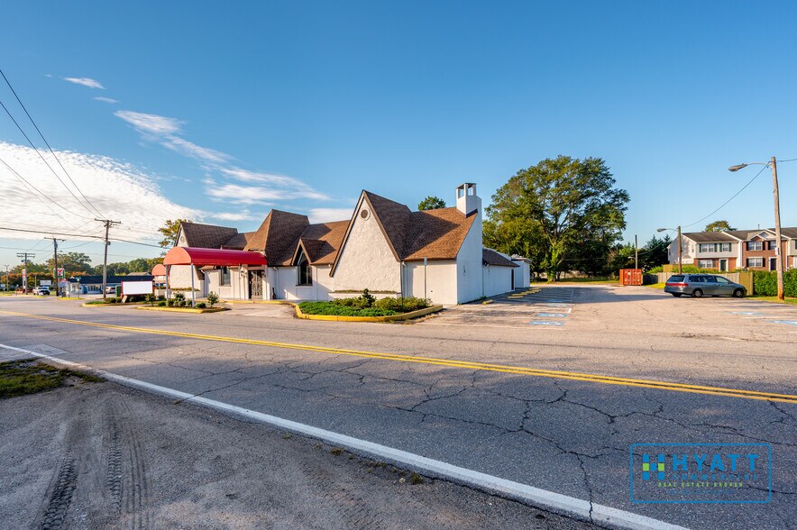 625 Greenway Rd, Glen Burnie, MD à vendre - Photo du bâtiment - Image 3 de 26