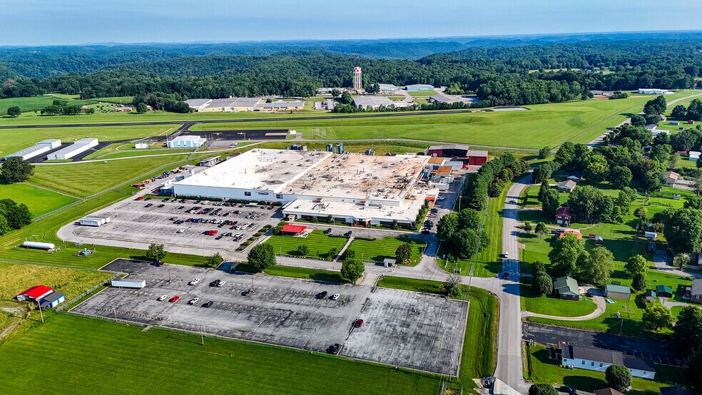 1 Grizzly Ln, Smithville, TN for lease - Building Photo - Image 2 of 6