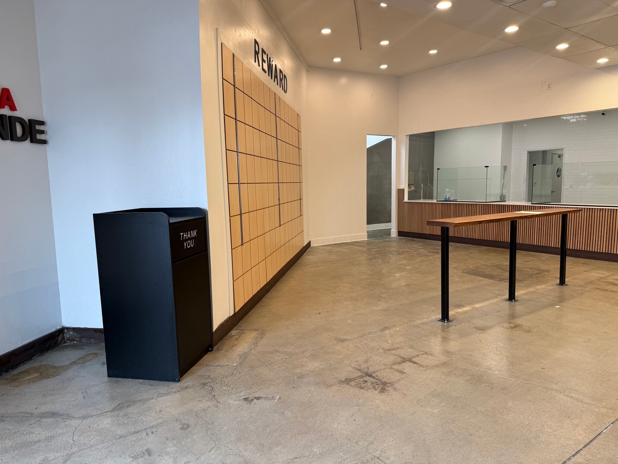 2181 W Washington Blvd, Los Angeles, CA for lease Interior Photo- Image 1 of 5