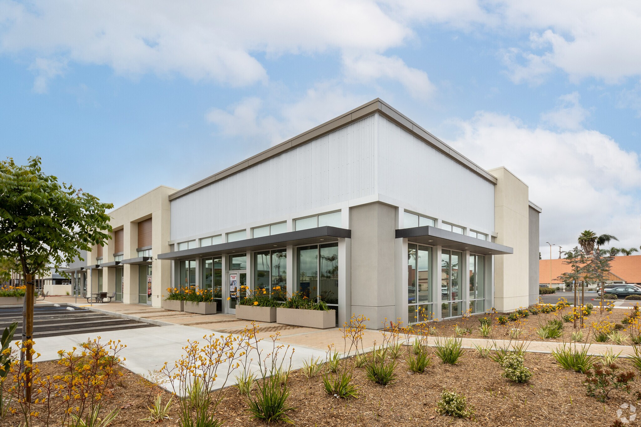 9852 Chapman Ave, Garden Grove, CA for lease Primary Photo- Image 1 of 14