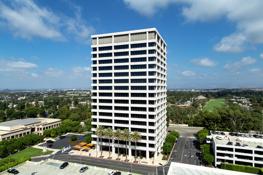 620 Newport Center Dr, Newport Beach, CA for lease - Building Photo - Image 3 of 57