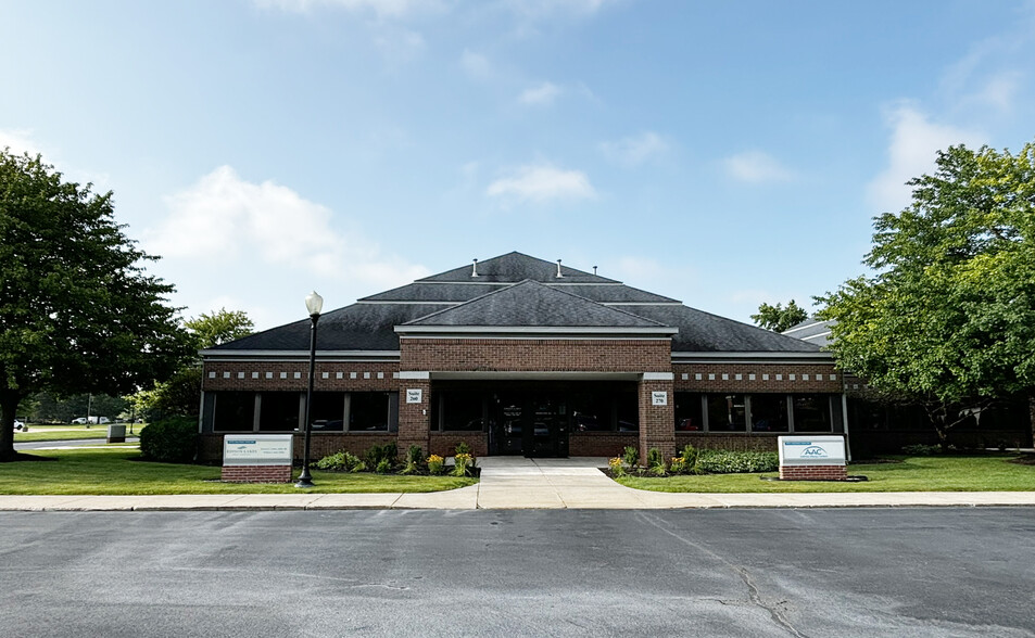 270 E Day Rd, Mishawaka, IN for lease - Building Photo - Image 1 of 17