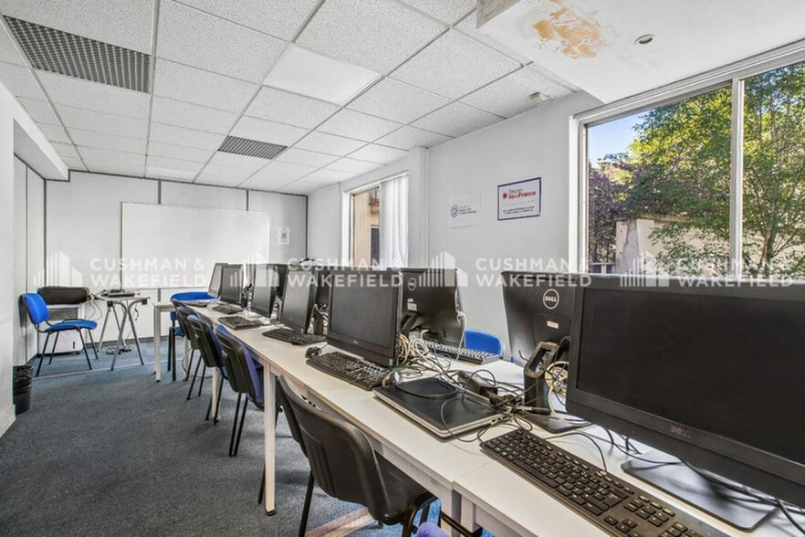 3-5 Rue Des Morillons, Paris for lease - Interior Photo - Image 3 of 14