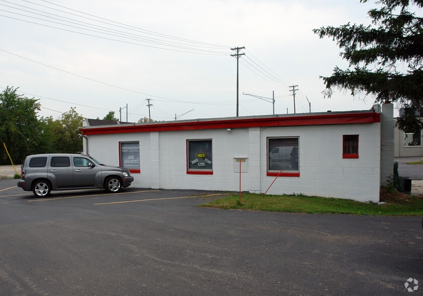 25800 Novi Rd, Novi, MI for sale - Building Photo - Image 3 of 4