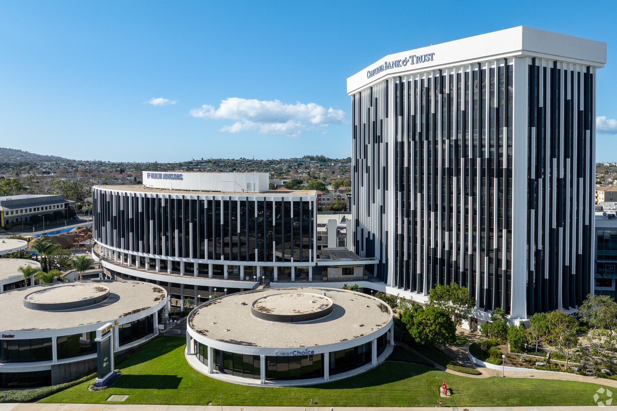 21515 Hawthorne Blvd, Torrance, CA for lease Primary Photo- Image 1 of 24