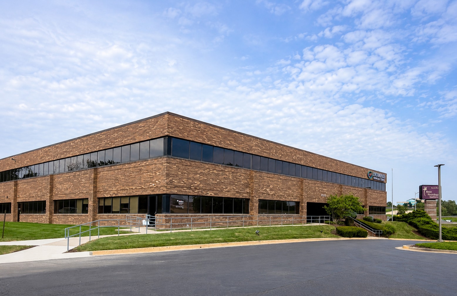 8550 Marshall Dr, Lenexa, KS for lease Interior Photo- Image 1 of 4