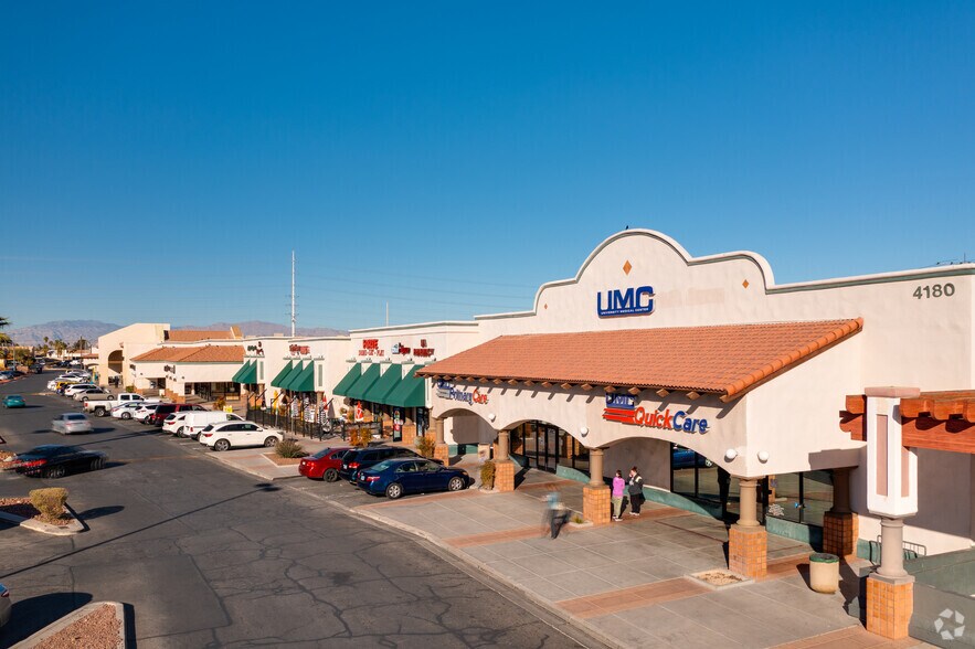 4122-4180 S Rainbow Blvd, Las Vegas, NV à louer - Photo du bâtiment - Image 3 de 4
