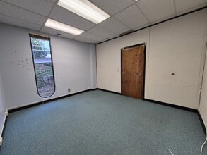 2500 W Broad St, Athens, GA for lease Interior Photo- Image 1 of 3