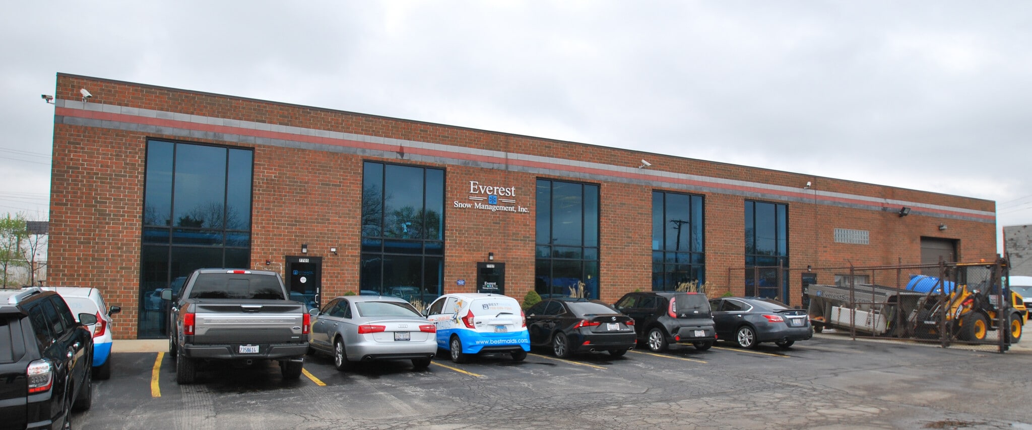 7705 W 96th Pl, Hickory Hills, IL for lease Primary Photo- Image 1 of 12