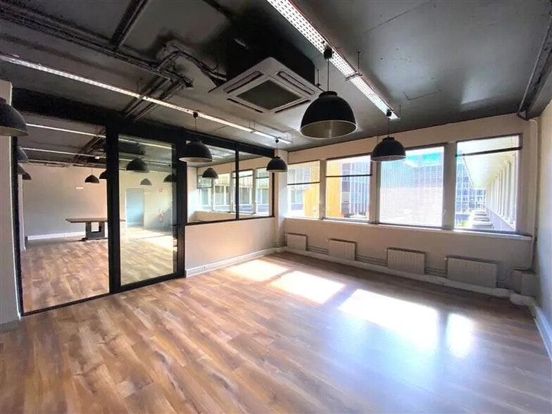 Bureau dans Fontenay-sous-Bois à louer - Photo intérieure - Image 3 de 6