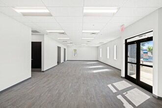 2837 W Louise Dr, Phoenix, AZ for sale Interior Photo- Image 1 of 8