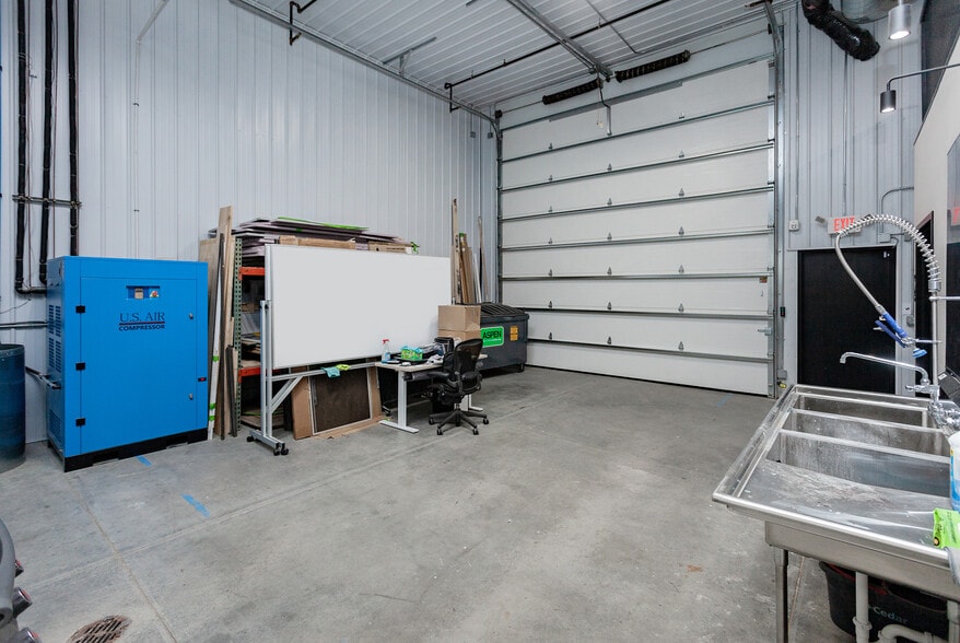 7640 SW 22nd St, Des Moines, IA for sale - Building Photo - Image 2 of 12