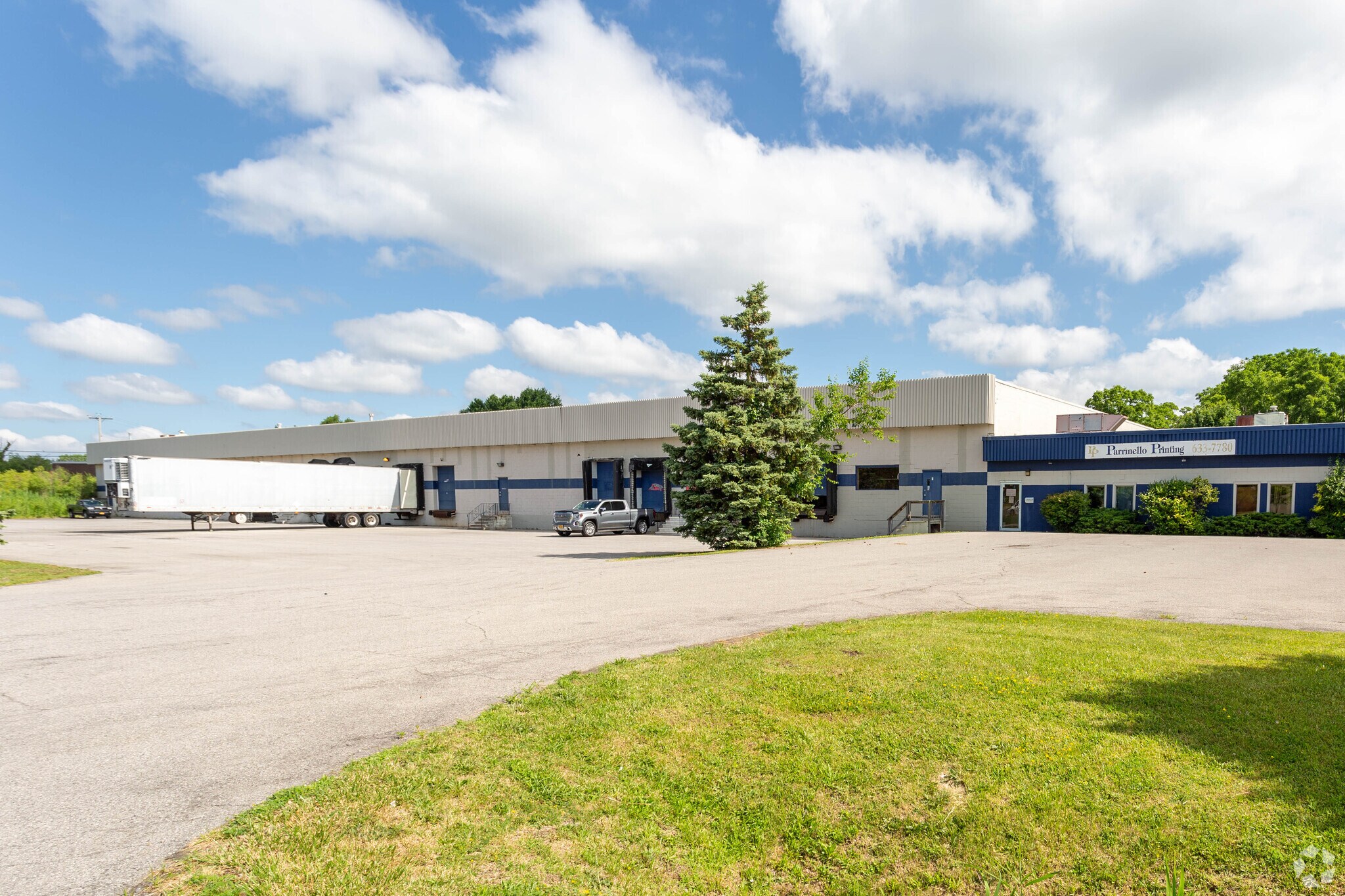 84 Aero Dr, Cheektowaga, NY for lease Building Photo- Image 1 of 11