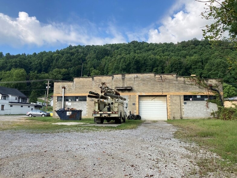 2841 N Main St, Hazard, KY à louer - Photo du bâtiment - Image 3 de 5