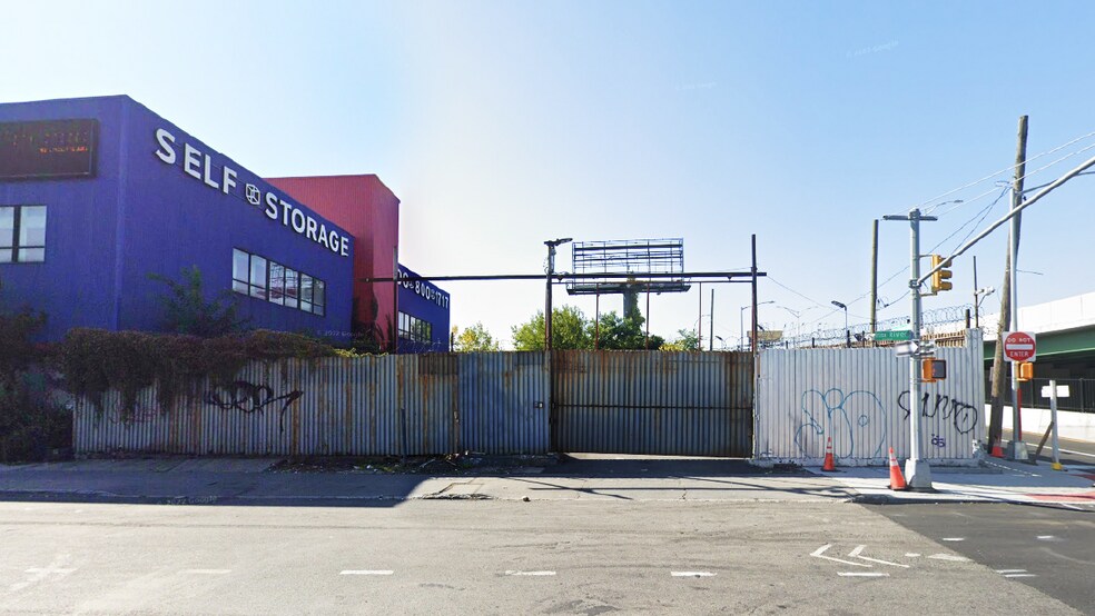 985 Bronx River Ave, Bronx, NY à louer - Photo du bâtiment - Image 2 de 4