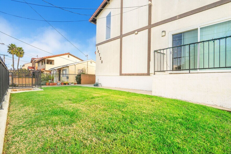 16720 S Dalton Ave, Gardena, CA à vendre - Photo du bâtiment - Image 2 de 13