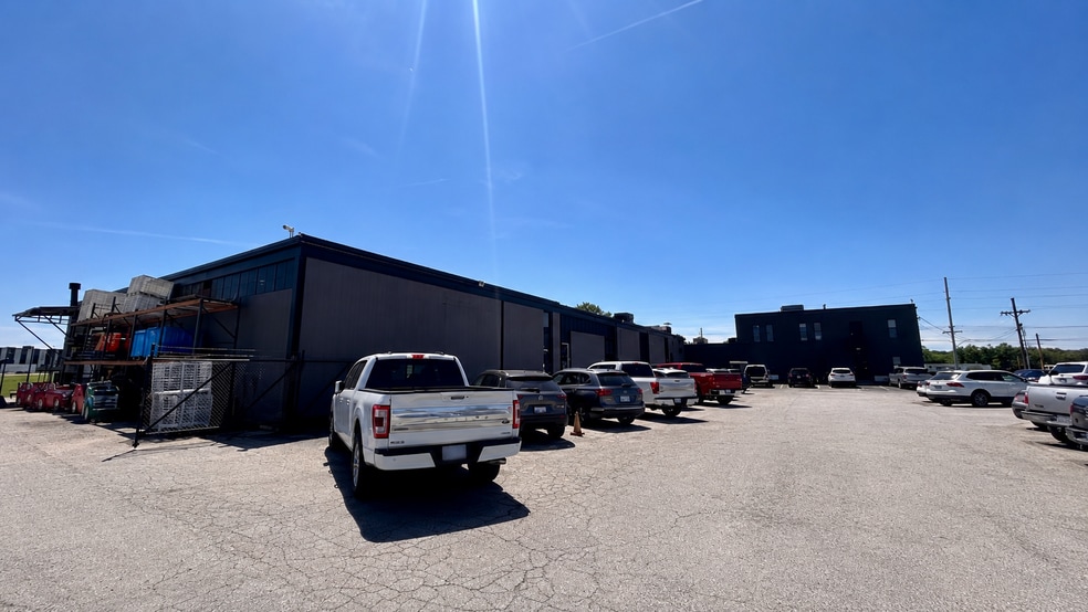 5300 Speaker Rd, Kansas City, KS for sale - Building Photo - Image 3 of 3