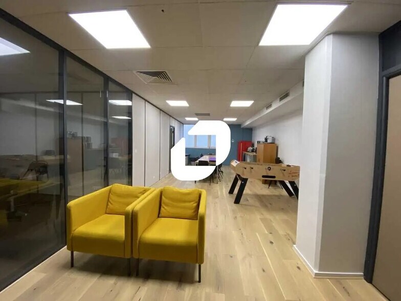 Office in Saint-Ouen-sur-Seine for lease - Interior Photo - Image 1 of 9