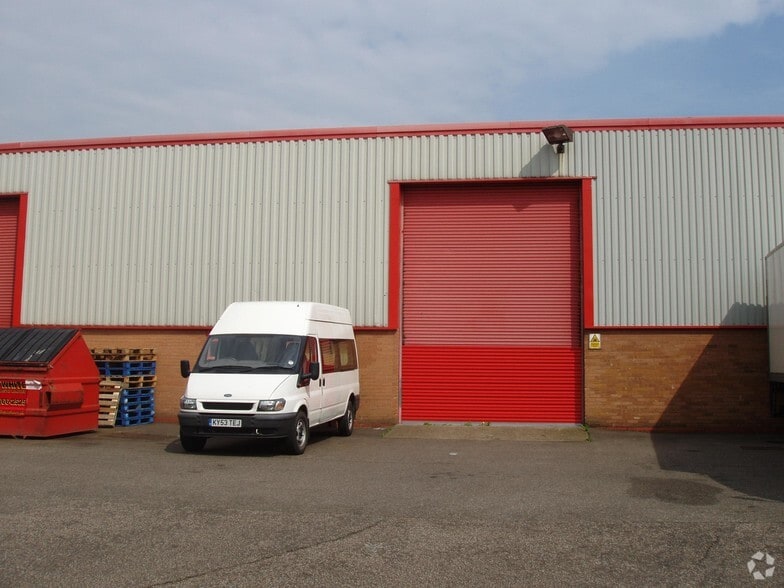 3 Kelsey Close, Nuneaton for lease - Primary Photo - Image 1 of 3