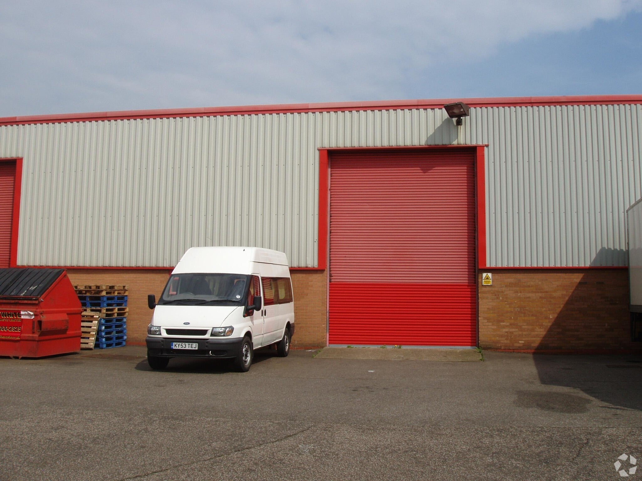 3 Kelsey Close, Nuneaton for lease Primary Photo- Image 1 of 4