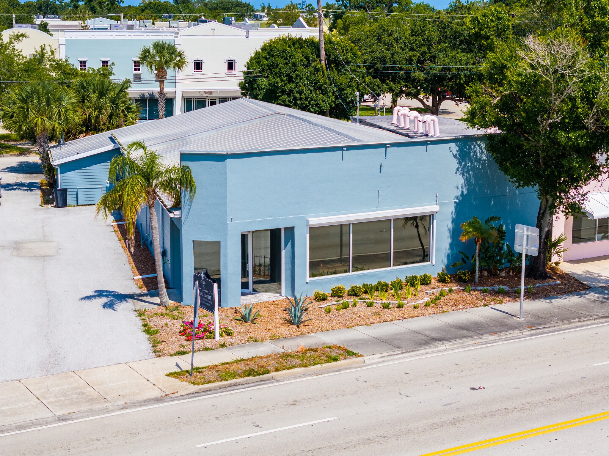 2216 US 1, Vero Beach, FL à vendre Photo principale- Image 1 de 25