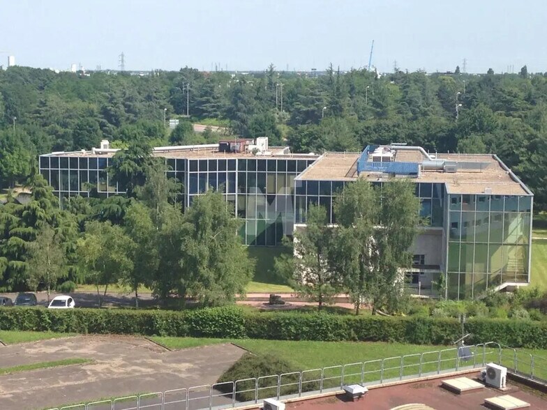 Flex dans Évry-Courcouronnes à louer - Photo du bâtiment - Image 1 de 12