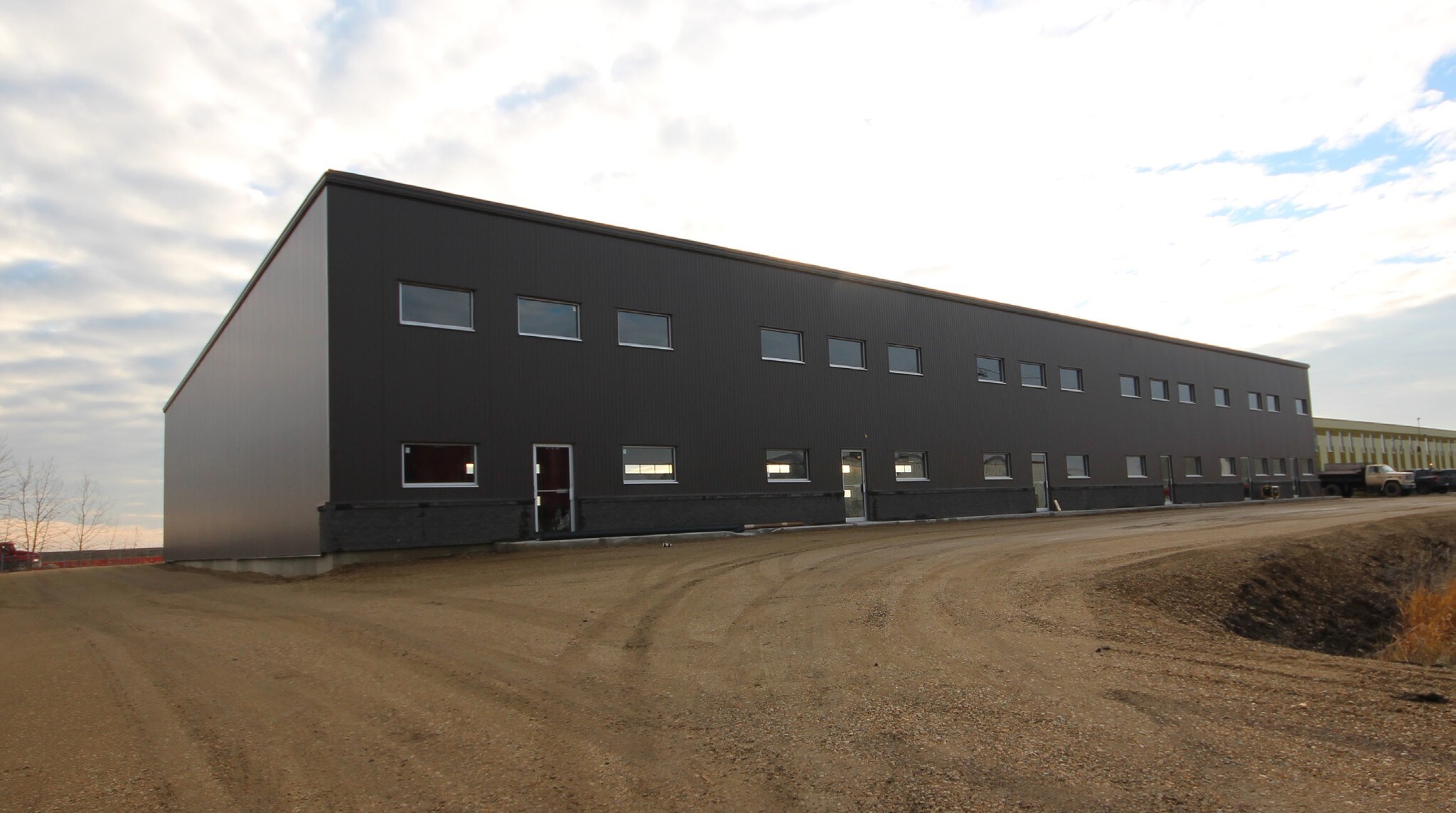 55202 AB - 825 Hwy, Sturgeon County, AB à vendre Photo du bâtiment- Image 1 de 1