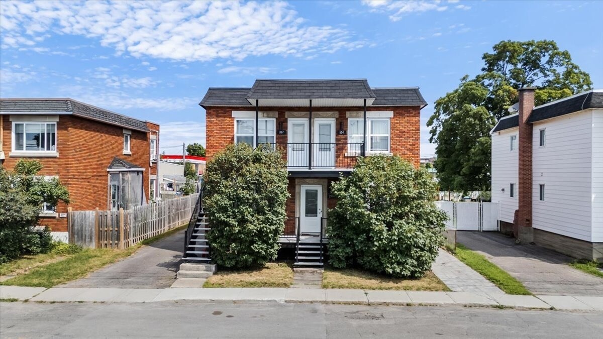 267-275 Rue De Sainte-Paule, Saint-Jérôme, QC à vendre Photo principale- Image 1 de 2