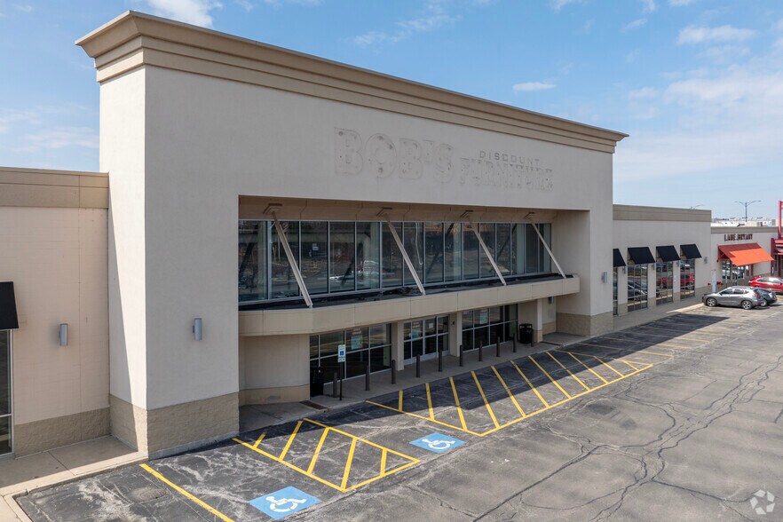 1801 W Fullerton Ave, Chicago, IL for sale - Primary Photo - Image 1 of 6