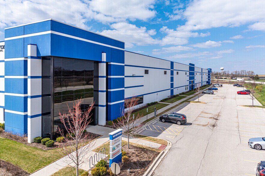 1810 E Fabyan Pky, Batavia, IL à louer - Photo du bâtiment - Image 3 de 5