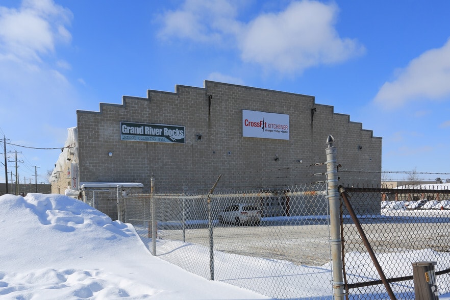 50 Borden Ave, Kitchener, ON à louer - Photo du bâtiment - Image 2 de 2