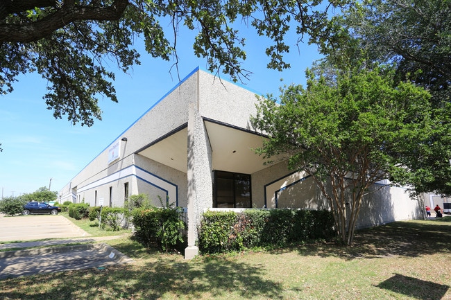 More details for 2001 108th St, Grand Prairie, TX - Flex for Lease