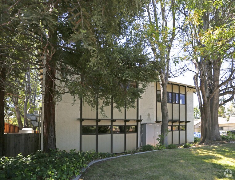 800 Pollard Rd, Los Gatos, CA à louer - Photo du bâtiment - Image 3 de 4