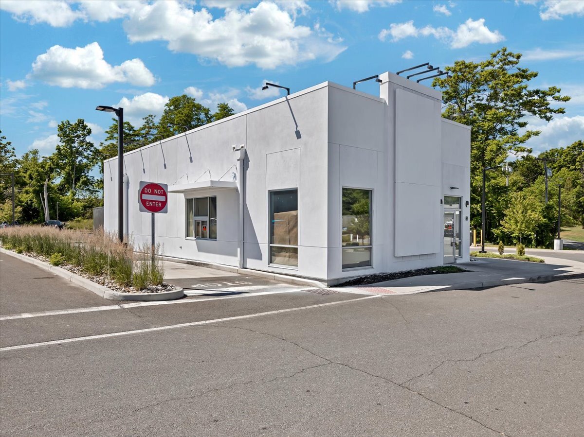 658 Hoosick Rd, Troy, NY for lease Interior Photo- Image 1 of 7