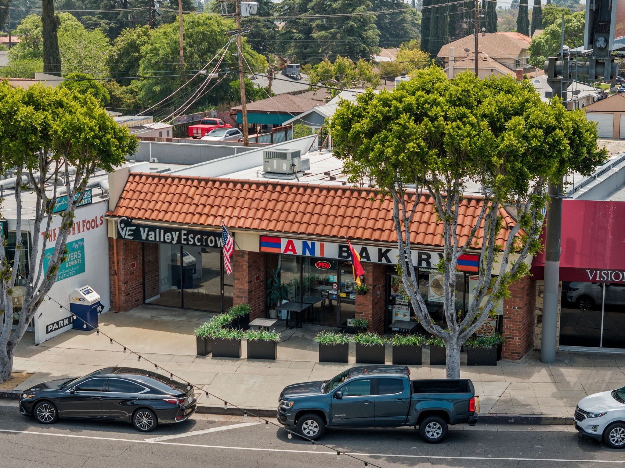 17826 Chatsworth St, Granada Hills, CA for sale Primary Photo- Image 1 of 12