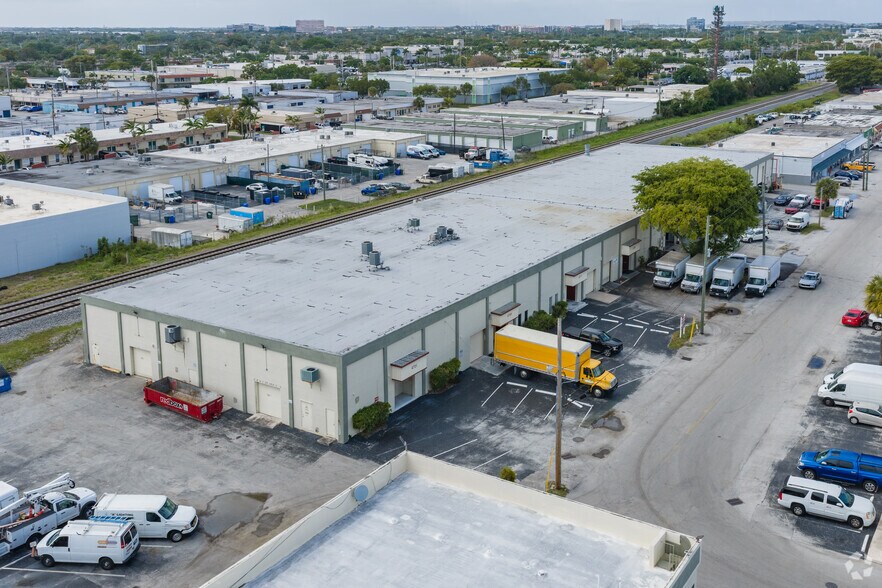 4701-4755 NE 12th Ave, Oakland Park, FL à louer - Aérien - Image 2 de 12