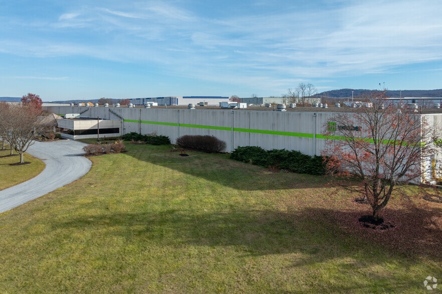 25 Keystone Dr, Lebanon, PA for sale - Building Photo - Image 2 of 5