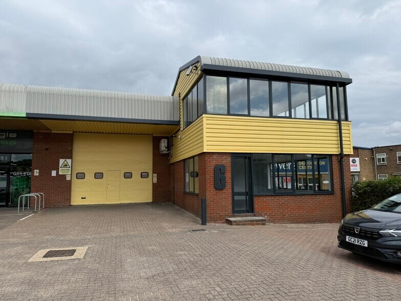 North Farm Rd, Tunbridge Wells à louer - Photo du bâtiment - Image 2 de 17