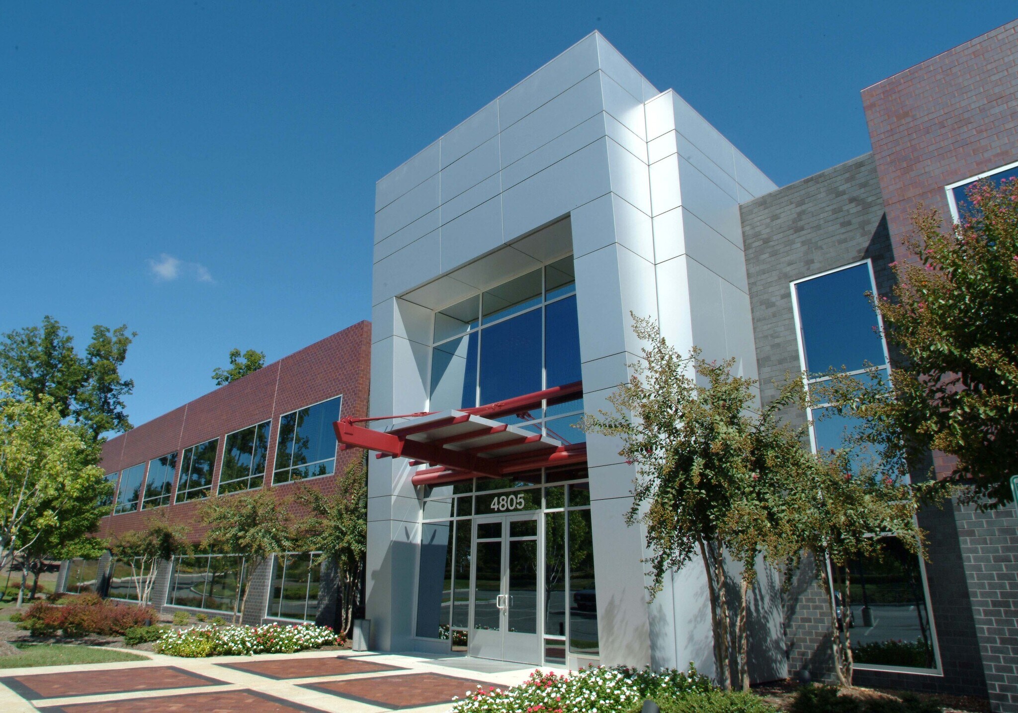 4805 Lake Brook Dr, Glen Allen, VA for lease Primary Photo- Image 1 of 9