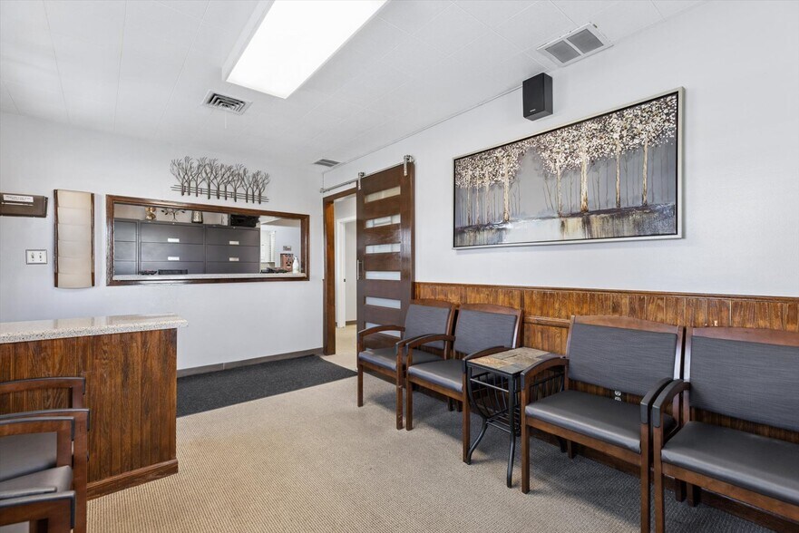 7700 W 14th Ave, Lakewood, CO à vendre - Photo du bâtiment - Image 3 de 22